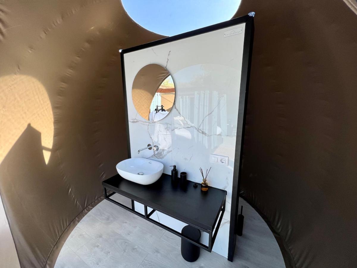 Hostal Sierra Salvada Bubbles Salmanton Exterior foto